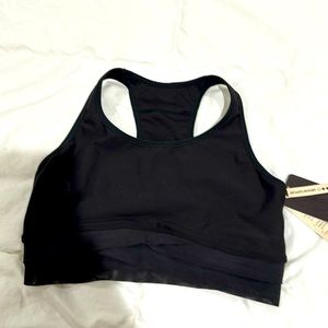 NWT sport bra size m